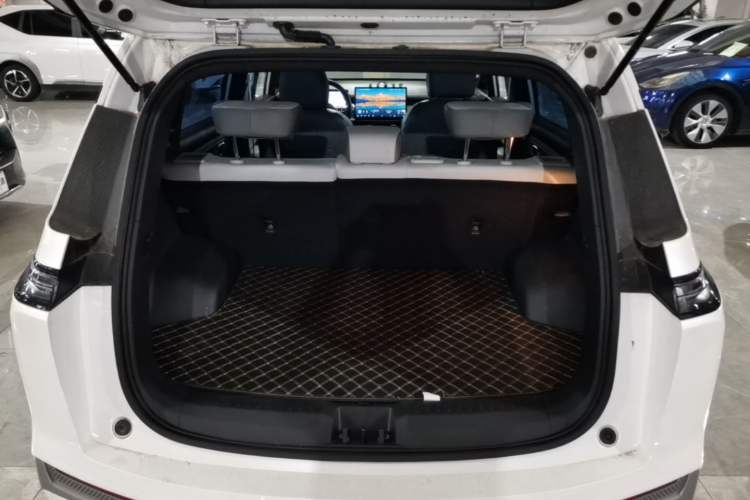 Used AION Y 2023 Plus 510 Tech Edition Trunk