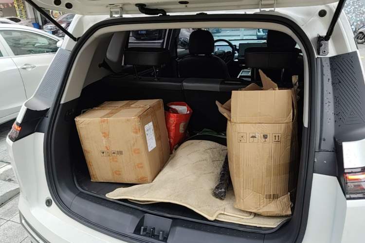 Used AION Y 2023 Plus 510 Smart Edition Trunk