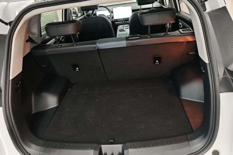 Used AION Y 2023 Plus 510 Smart Edition Trunk