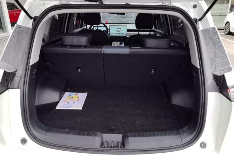 Used AION Y 2023 Younger Star Edition Trunk