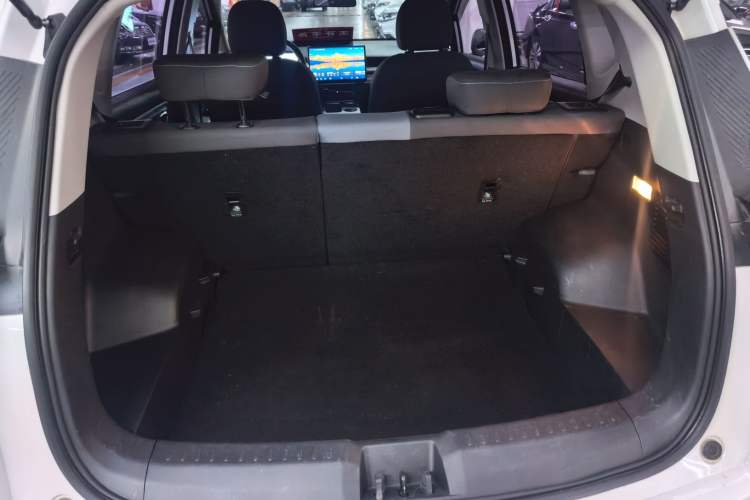 Used AION Y 2023 Plus 510 Enjoy Edition Trunk