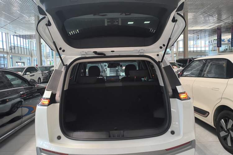 Used AION Y 2023 Plus 510 Enjoy Edition Trunk