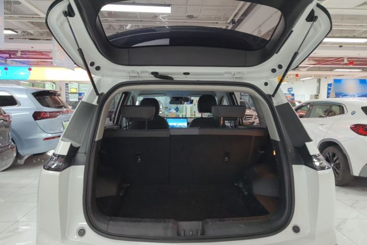 Used AION Y 2023 Younger Trunk