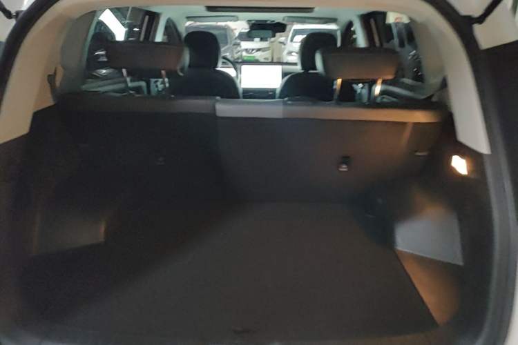 Used AION Y 2023 Younger Star Edition Trunk