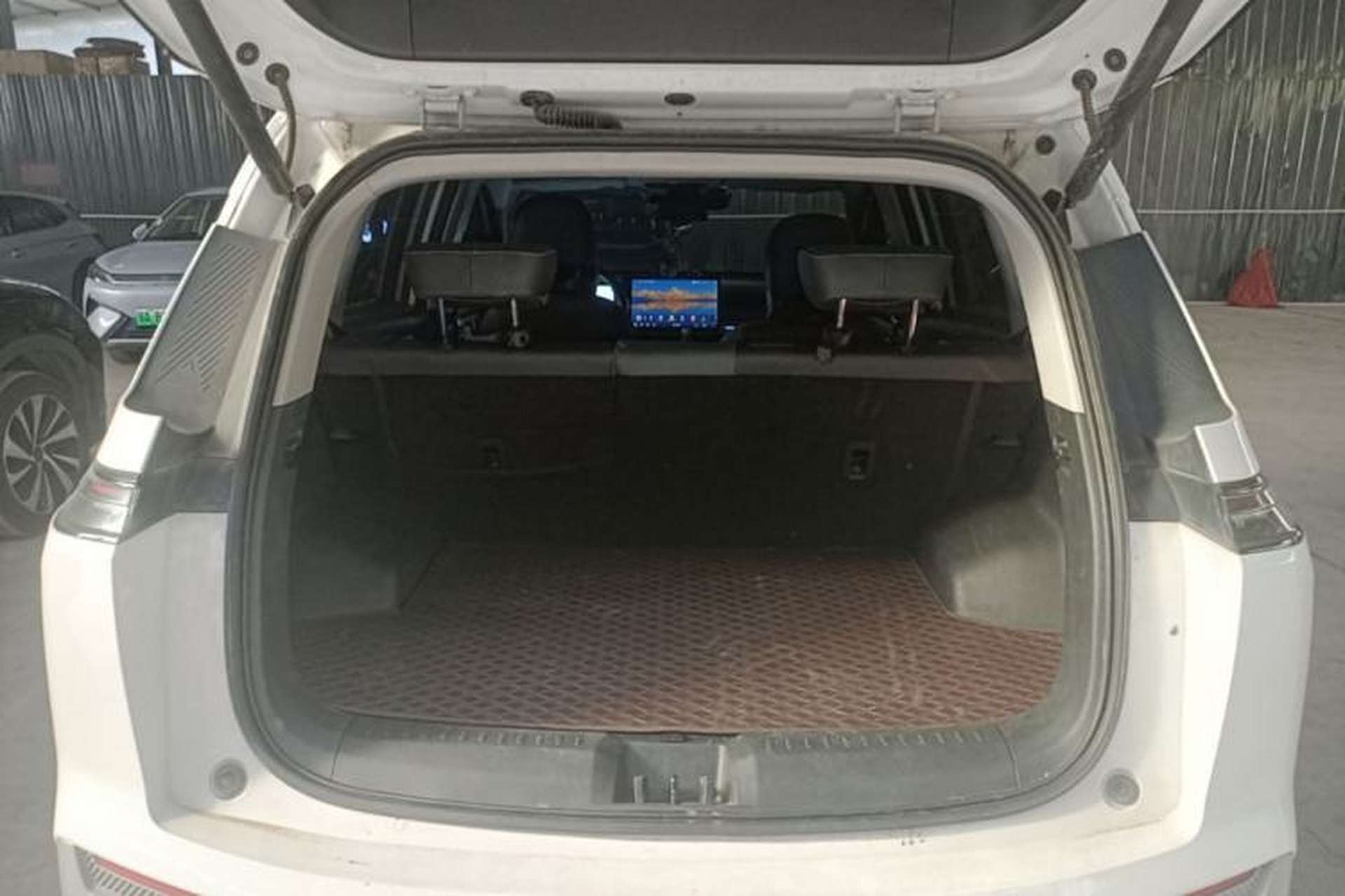 Used AION Y 2023 Plus 610 Smart Edition Ternary Lithium Trunk