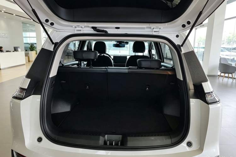 Used AION Y 2023 Plus 510 Smart Edition Trunk