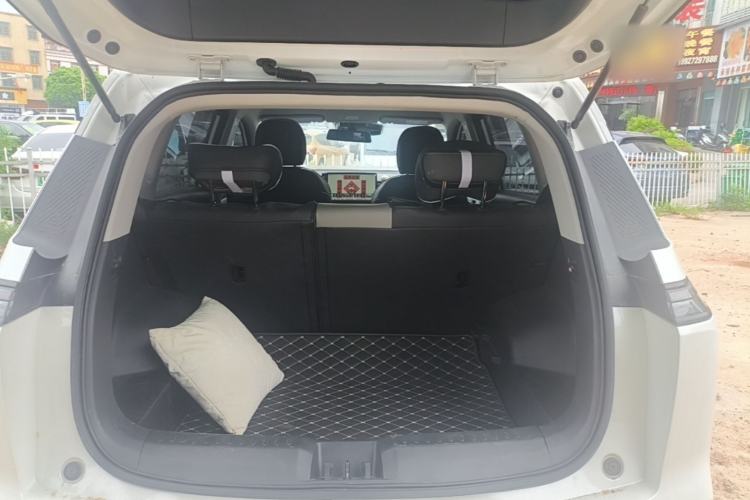 Used AION Y 2023 Younger Trunk
