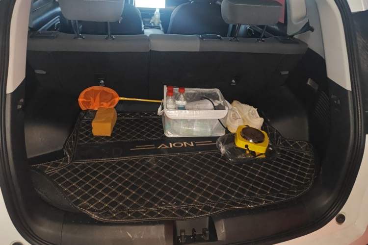 Used AION Y 2023 Younger Trunk