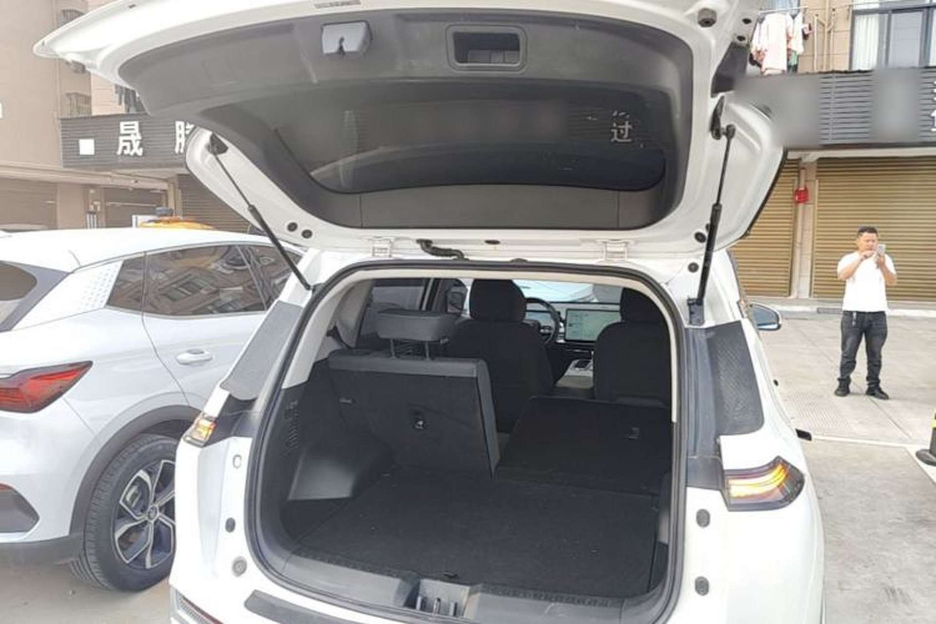 Used AION Y 2023 Younger Trunk