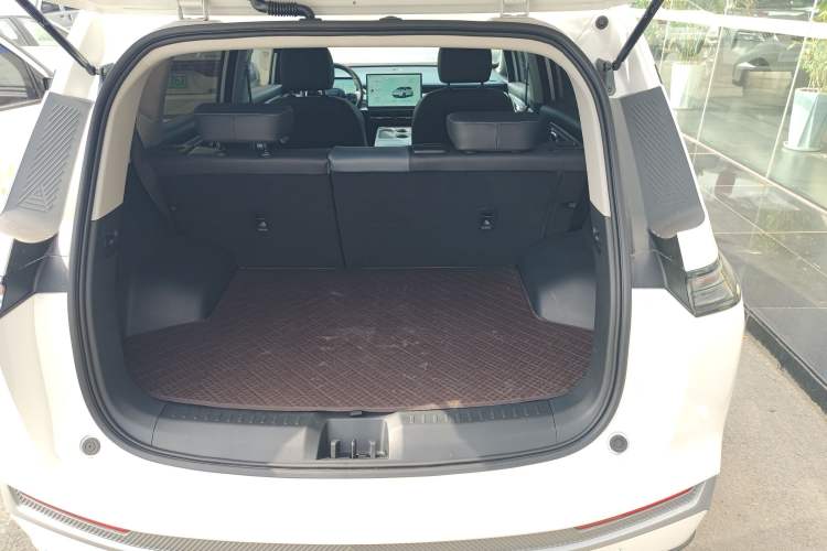 Used AION Y 2023 Younger Star Edition Trunk