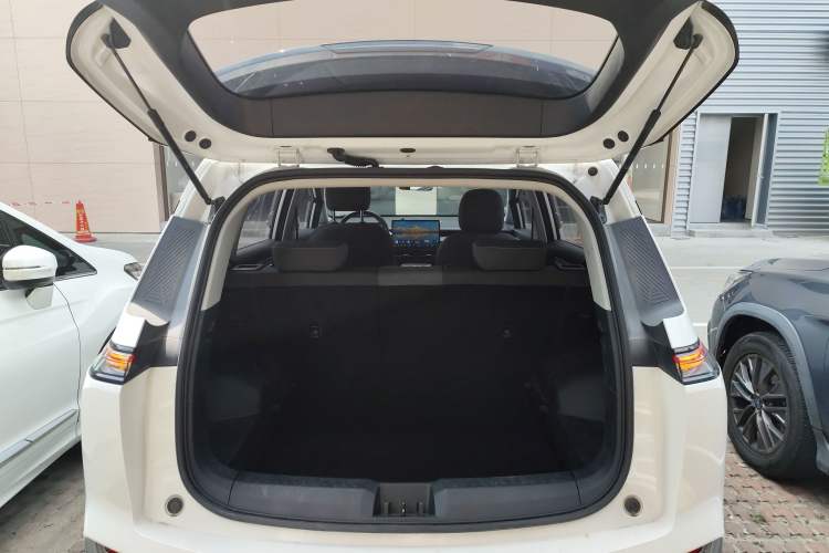 Used AION Y 2023 Plus 510 Enjoy Edition Trunk