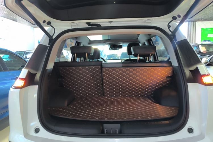 Used AION Y 2023 Plus 510 Smart Edition Trunk
