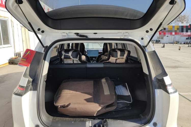 Used AION Y 2023 Younger Star Edition Trunk