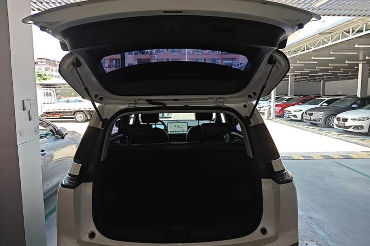 Used AION Y 2023 Younger Star Edition Trunk