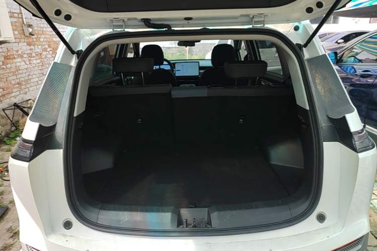 Used AION Y 2023 Plus 510 Enjoy Edition Trunk