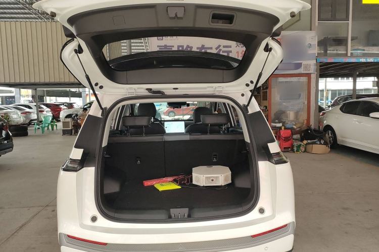 Used AION Y 2023 Plus 510 Smart Edition Trunk