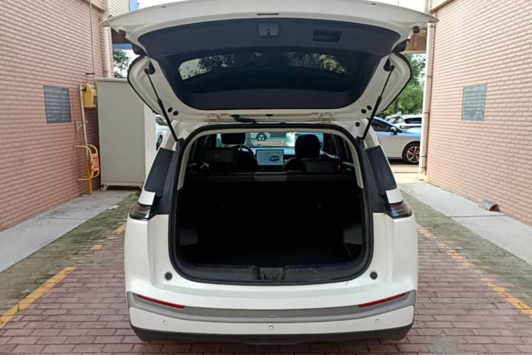 Used AION Y 2023 Plus 510 Smart Edition Trunk