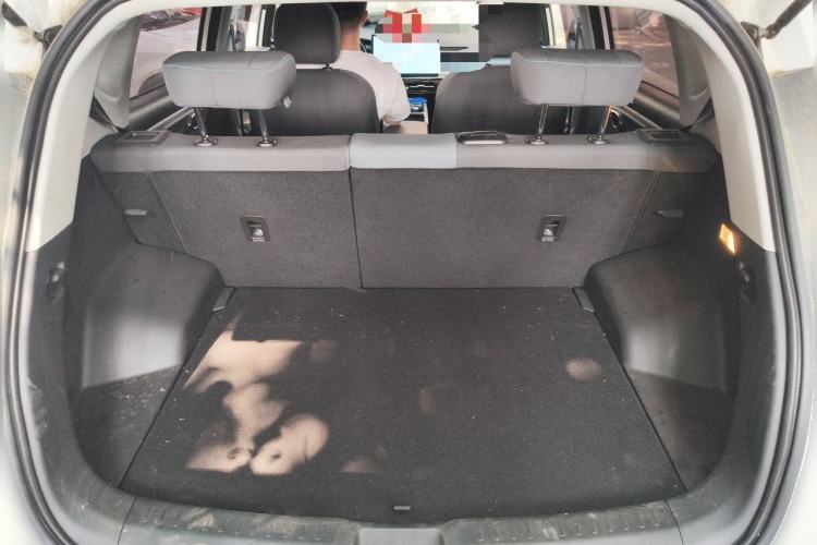 Used AION Y 2023 Younger Trunk