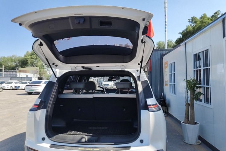 Used AION Y 2023 Plus 510 Smart Edition Trunk