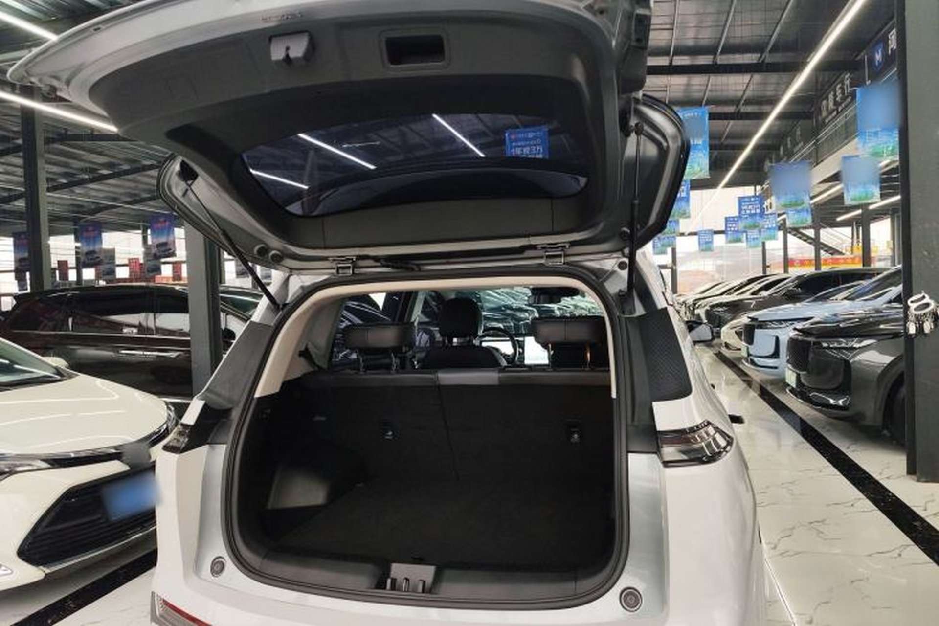 Used AION Y 2023 Plus 510 Smart Edition Trunk