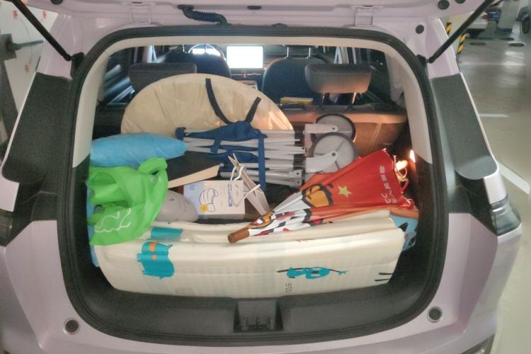 Used AION Y 2023 Younger Trunk