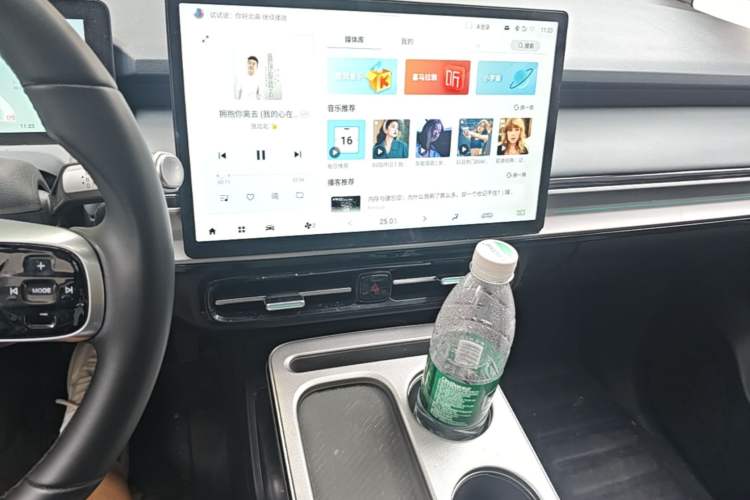 Used AION Y 2023 Plus 510 Smart Edition Audio And AC Panel