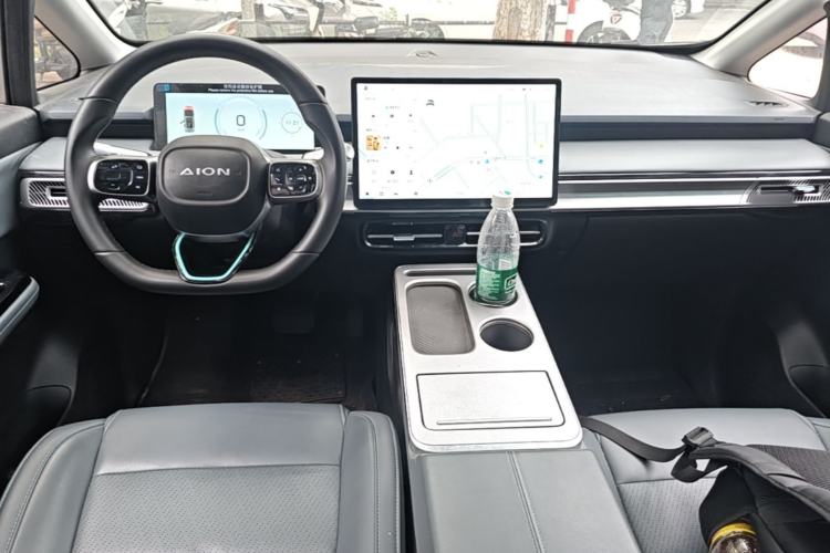 Used AION Y 2023 Plus 510 Smart Edition Center Console