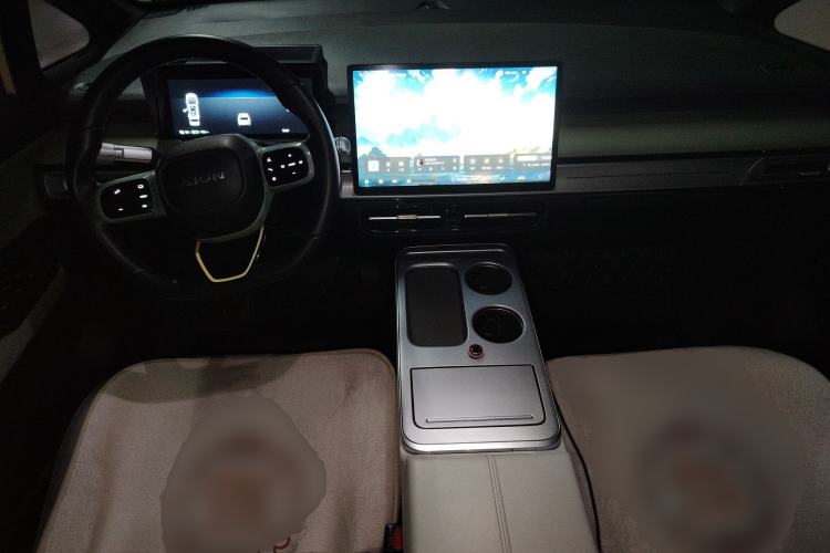 Used AION Y 2023 Plus 510 Smart Edition Center Console