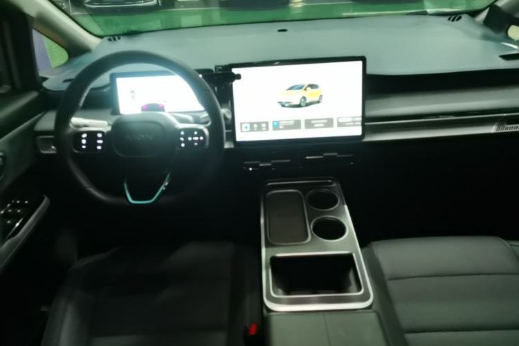 Used AION Y 2023 Plus 510 Tech Edition Center Console