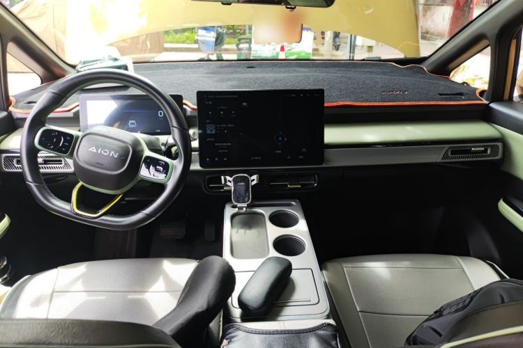 Used AION Y 2023 Plus 510 Enjoy Edition Center Console
