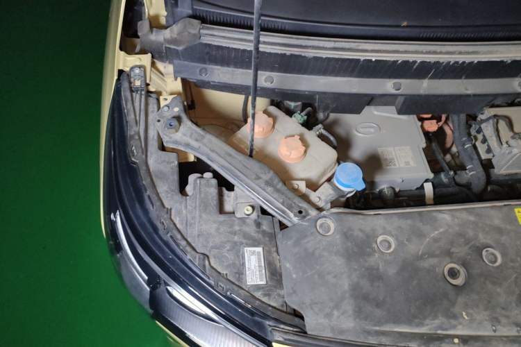 Used AION Y 2023 Younger Engine Bay Right