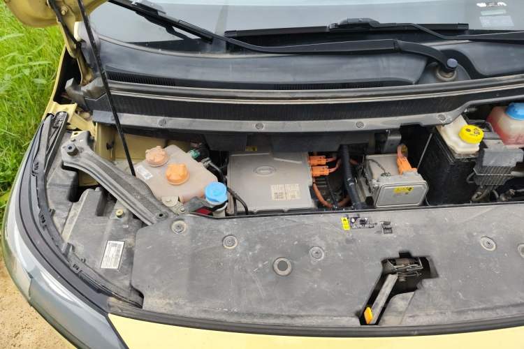 Used AION Y 2023 Plus 510 Smart Edition Engine Bay Right