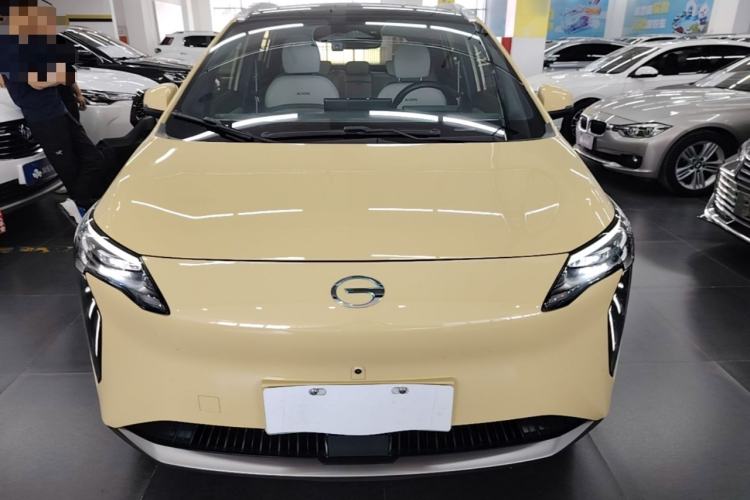Used AION Y 2023 Plus 510 Tech Edition Front