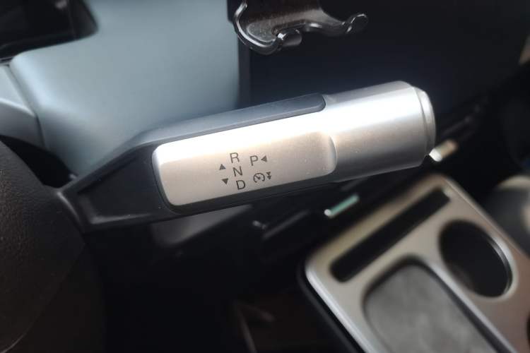 Used AION Y 2023 Plus 510 Smart Edition Gear Lever