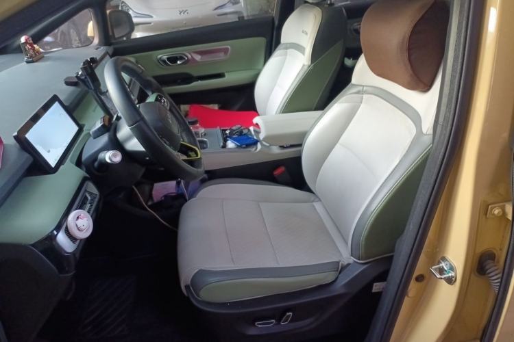Used AION Y 2023 Plus 510 Tech Edition Left Front Seat