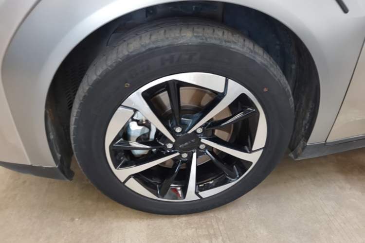 Used AION Y 2023 Younger Star Edition Left Front Wheel Hub