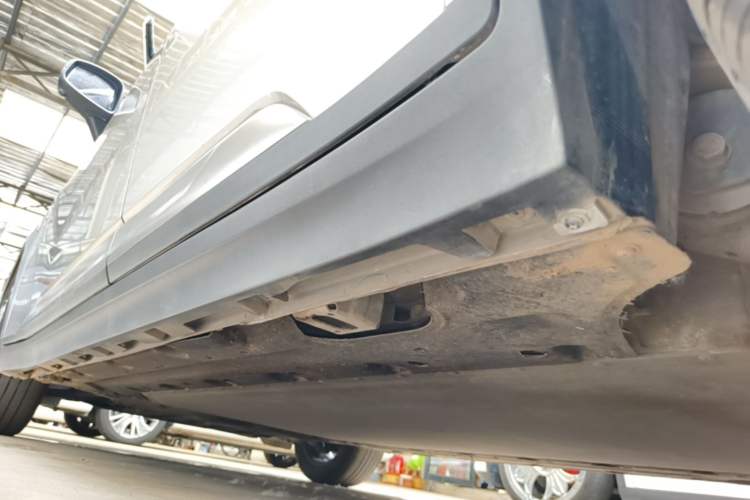 Used AION Y 2023 Younger Star Edition Left Side Sill