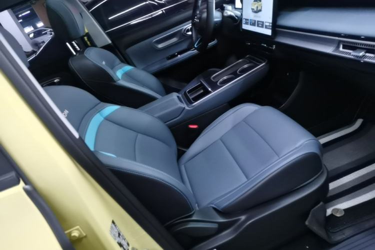 Used AION Y 2023 Plus 510 Tech Edition Right Front Seat