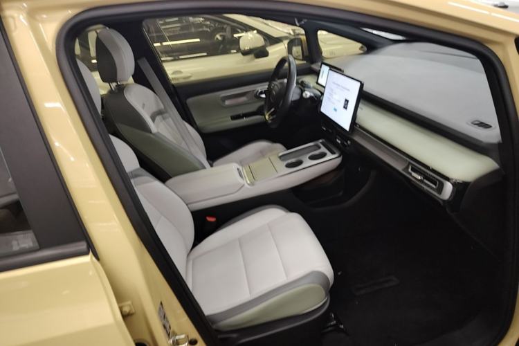 Used AION Y 2023 Plus 510 Tech Edition Right Front Seat