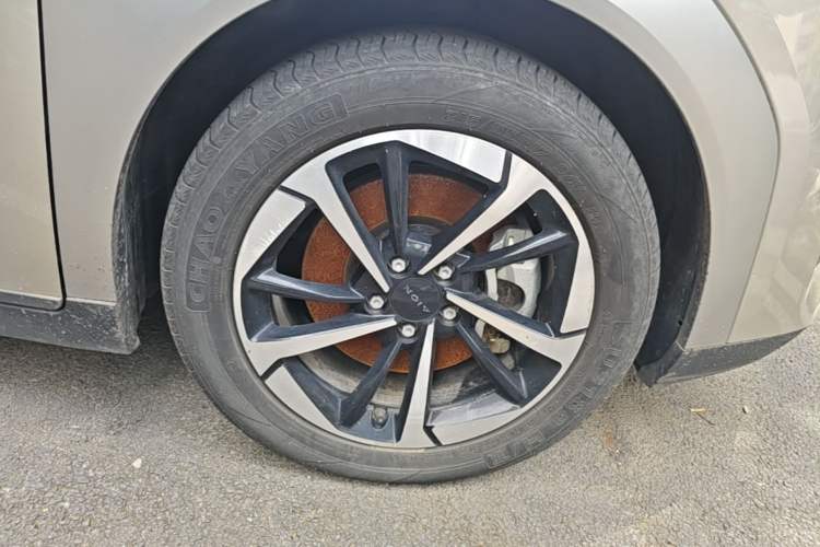 Used AION Y 2023 Plus 510 Smart Edition Right Front Wheel Hub