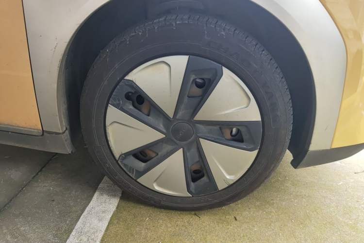 Used AION Y 2023 Plus 510 Enjoy Edition Right Front Wheel Hub