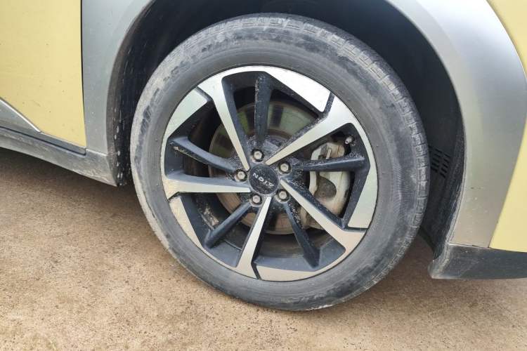 Used AION Y 2023 Plus 510 Smart Edition Right Front Wheel Hub