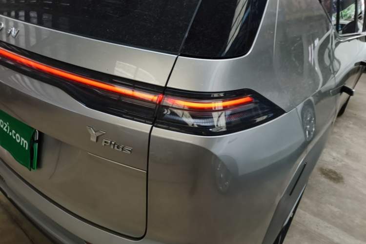 Used AION Y 2023 Younger Star Edition Right Rear Taillight