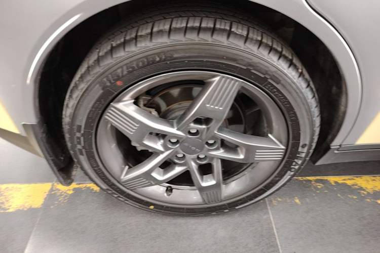 Used AION Y 2023 Plus 510 Tech Edition Right Rear Wheel Hub