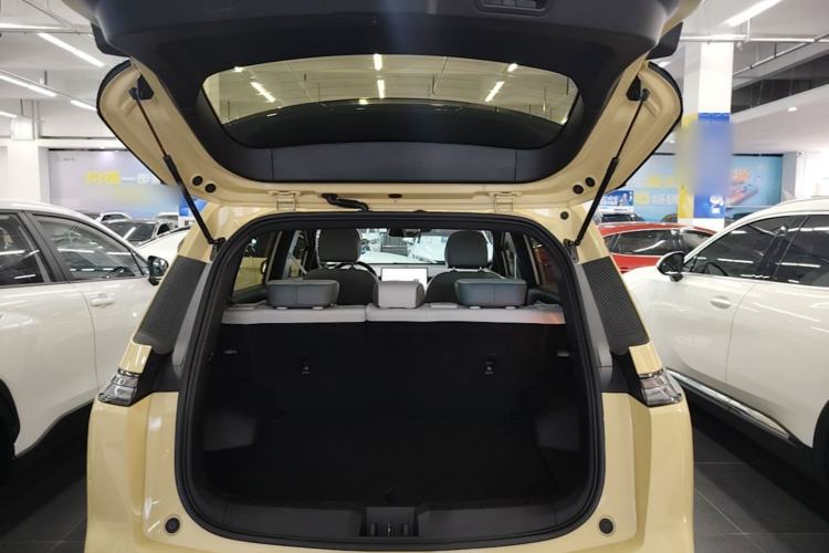 Used AION Y 2023 Plus 510 Tech Edition Trunk