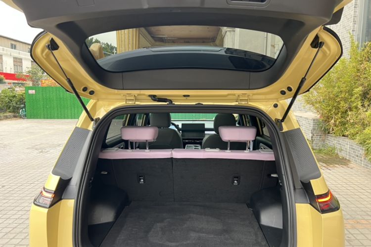 Used AION Y 2023 Plus 610 Smart Edition Ternary Lithium Trunk