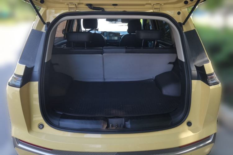 Used AION Y 2023 Plus 510 Smart Edition Trunk