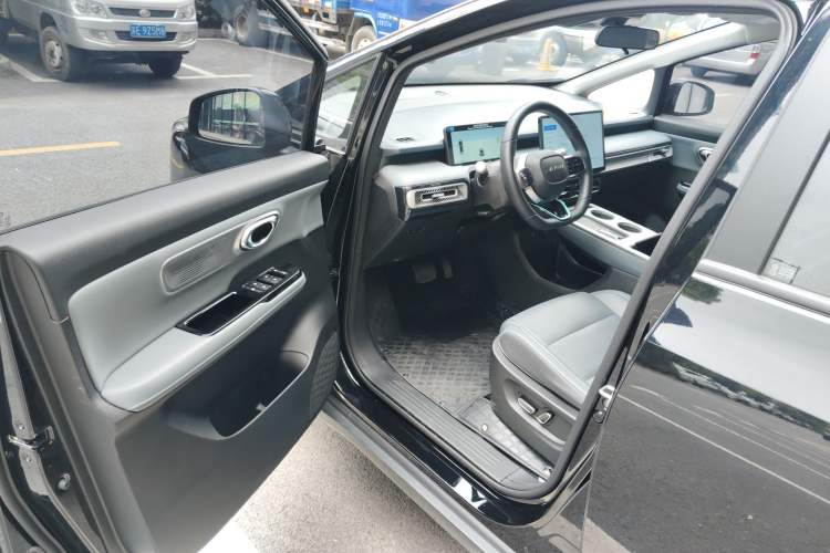 Used AION Y 2024 Plus 510 Intelligent Driving Version Driver Seat