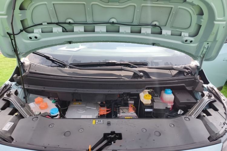 Used AION Y 2024 Younger Engine Bay