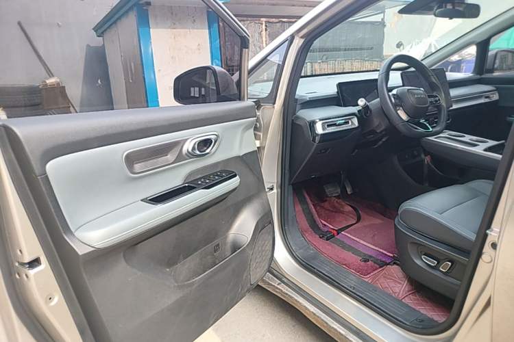Used AION Y 2024 Plus 510 Intelligent Driving Version Driver Seat